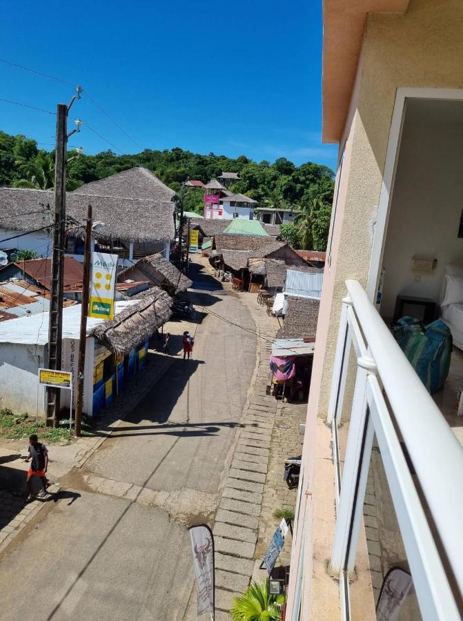 Kokoloko Hotel Ambatoloaka  Exterior photo