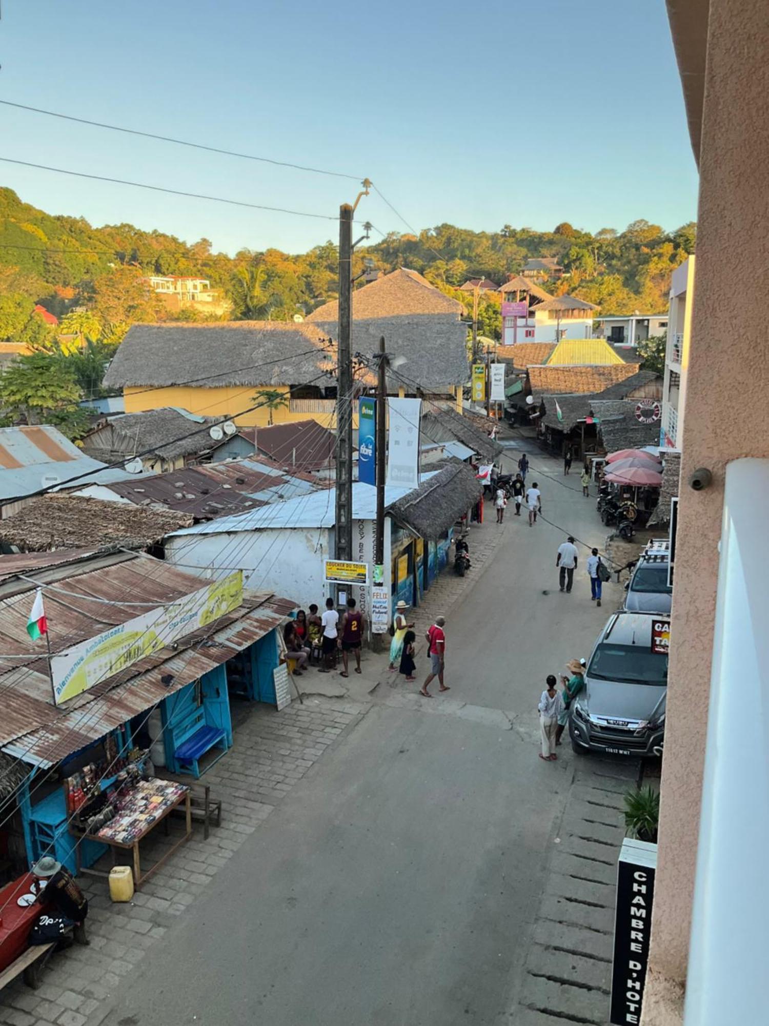 Kokoloko Hotel Ambatoloaka  Exterior photo